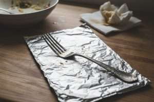 Nettoyer argenterie : la méthode avec papier aluminium